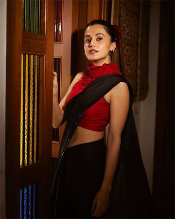 Pic Talk: Taapsee in glamor looks