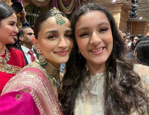 Viral Pic: Sitara Ghattamaneni with Alia Bhatt!