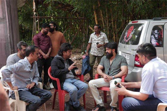 Viral: Yash met Shivanna!