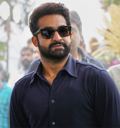 'War-2' shooting postponement.. NTR is the reason!