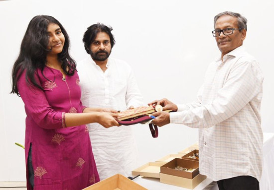 Pawan Kalyan has shown his generosity in the case of handicraftsmen