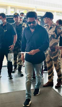 Photo Moment: Taarak leaves for Chennai for 'Devara' promotions