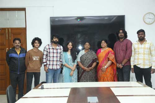 Glimpses release of "Nari" at the hands of Minister Sitakka.. | Latest Telugu Movie News, Reviews, OTT, OTT Reviews, Ratings