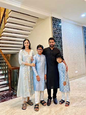 Photo Moment: Tarak Diwali celebrations with family