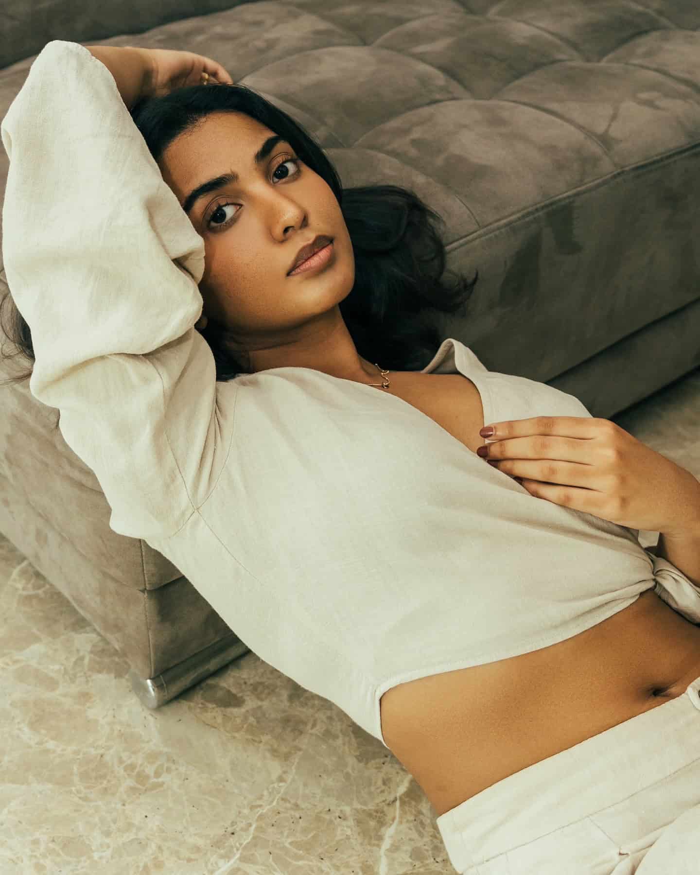 Shivathmika oozes glam minus bling - gulte