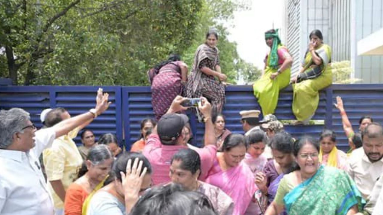 Sakshi: Amaravathi women's attack on witness office?