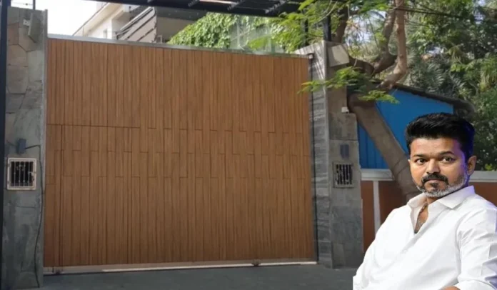 Vijay: Bomb threats to Vijay's house
