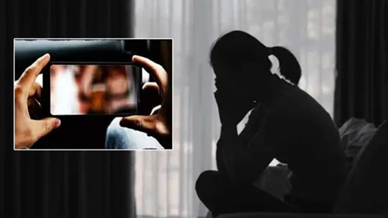 Actress: Exposed actress is good.. blackmailed with nude movies.. 2 crores if given. Actress: Exposed actress is good.. blackmailed with nude movies.. 2 crores if given.
