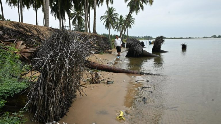 Andhra Pradesh Coast: Gold rain in Andhra Pradesh coast.. Gold treasure washed ashore after storm waves!! Andhra Pradesh Coast: Gold rain in Andhra Pradesh coast.. Gold treasure washed ashore after storm waves!!