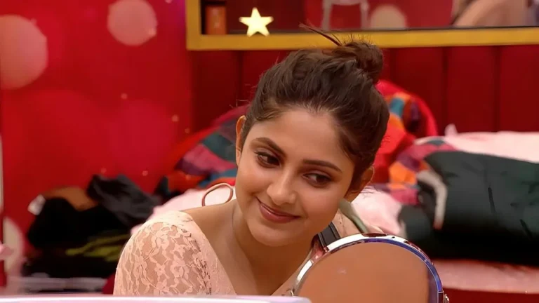 Bigg Boss 9 Telugu: Ayesha becomes the talk of the town Bigg Boss 9 Telugu: Ayesha becomes the talk of the town