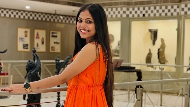 Bigg Boss 9 Telugu: Fans frustrated with Srija Dammu, call her cheap Bigg Boss 9 Telugu: Fans frustrated with Srija Dammu, call her cheap