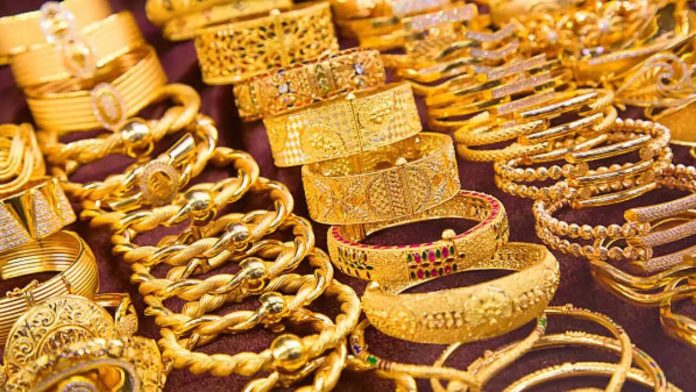 India Gold Rate: The price of Tulum gold has crossed ₹1.65 lakh.. Soon it will touch the ₹2 lakh mark!!
