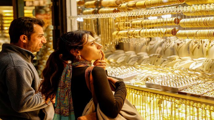 Gold Prediction: Libra gold Rs. 2 lakhs? Shocking prices in Gold Prediction: Libra gold Rs. 2 lakhs? Shocking prices in wedding season!!