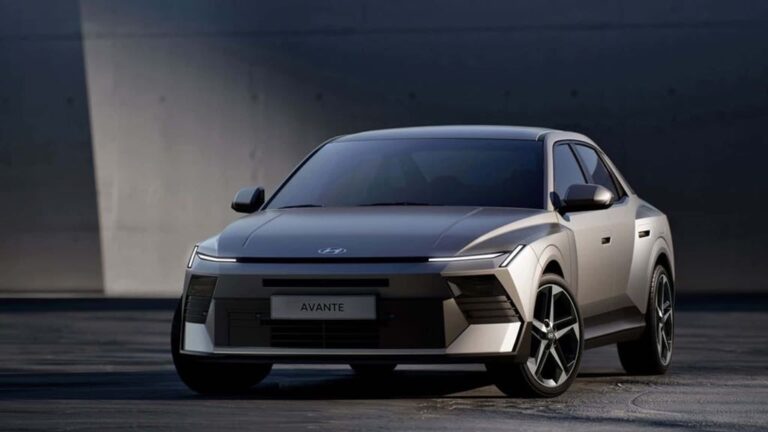 Hyundai Elantra 2026: Hybrid Power & Bigger Design Unveiled Hyundai Elantra 2026: Hybrid Power & Bigger Design Unveiled