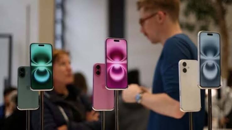 Will iPhone prices go up? Shock for Apple users with Trump tariffs!!