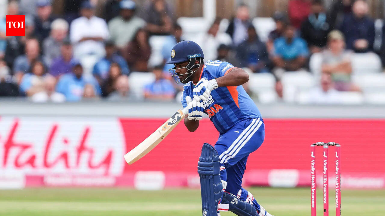 Sanju Samson selection debate settled by Dinesh Karthik 1782989511_photo.jpg