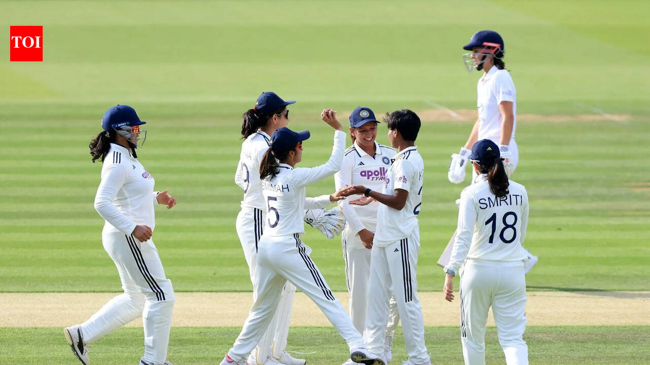 Kranti Gaud: Historic Victory at Lord's Test Match 1783945895_photo.jpg