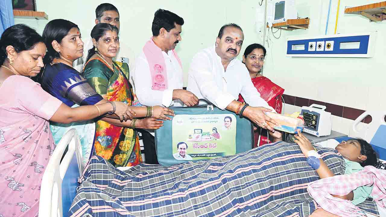 KTR 50th birthday: Grand service celebrations in Karimnagar district వర్ధిల్లు.. వందేళ్లు.. హ్యాపీ బర్త్డే రామన్న