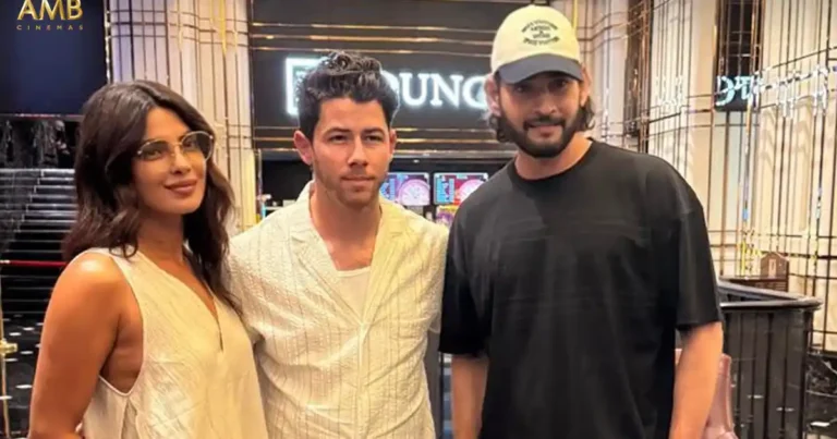 Mahesh Babu, Priyanka Chopra: Movie Night in Hyderabad Mahesh Babu, Priyanka Chopra: Movie Night in Hyderabad