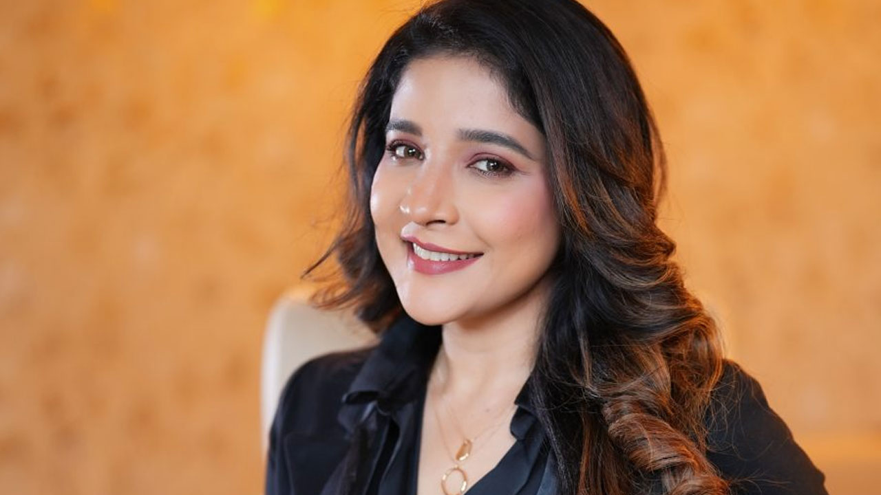 Sakshi Agarwal: Launches Premium Nutrition Brand OKU on Birthday
