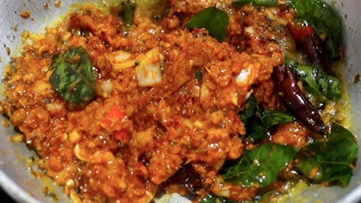 Pachi Ulli Karam: Quick Spicy Green Onion Curry pachiullikaram-85881783508261.jpg