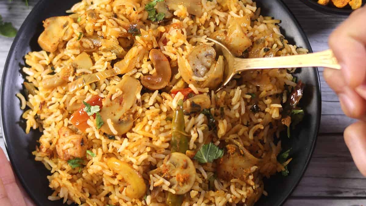 paneermushroombiryani-57431784309487.jpg
