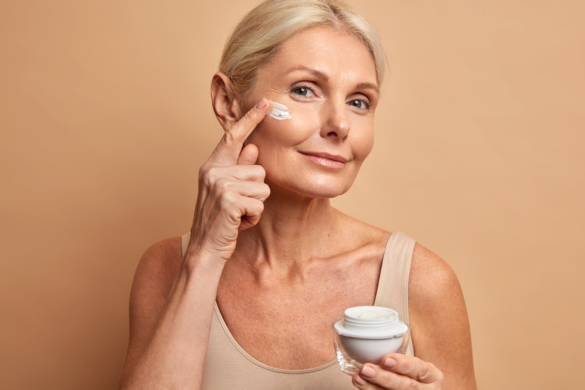 Anti aging secrets: Singaporean man looks 30 at 60 years old revealed! Anti aging secrets: Singaporean man looks 30 at 60 years old revealed!